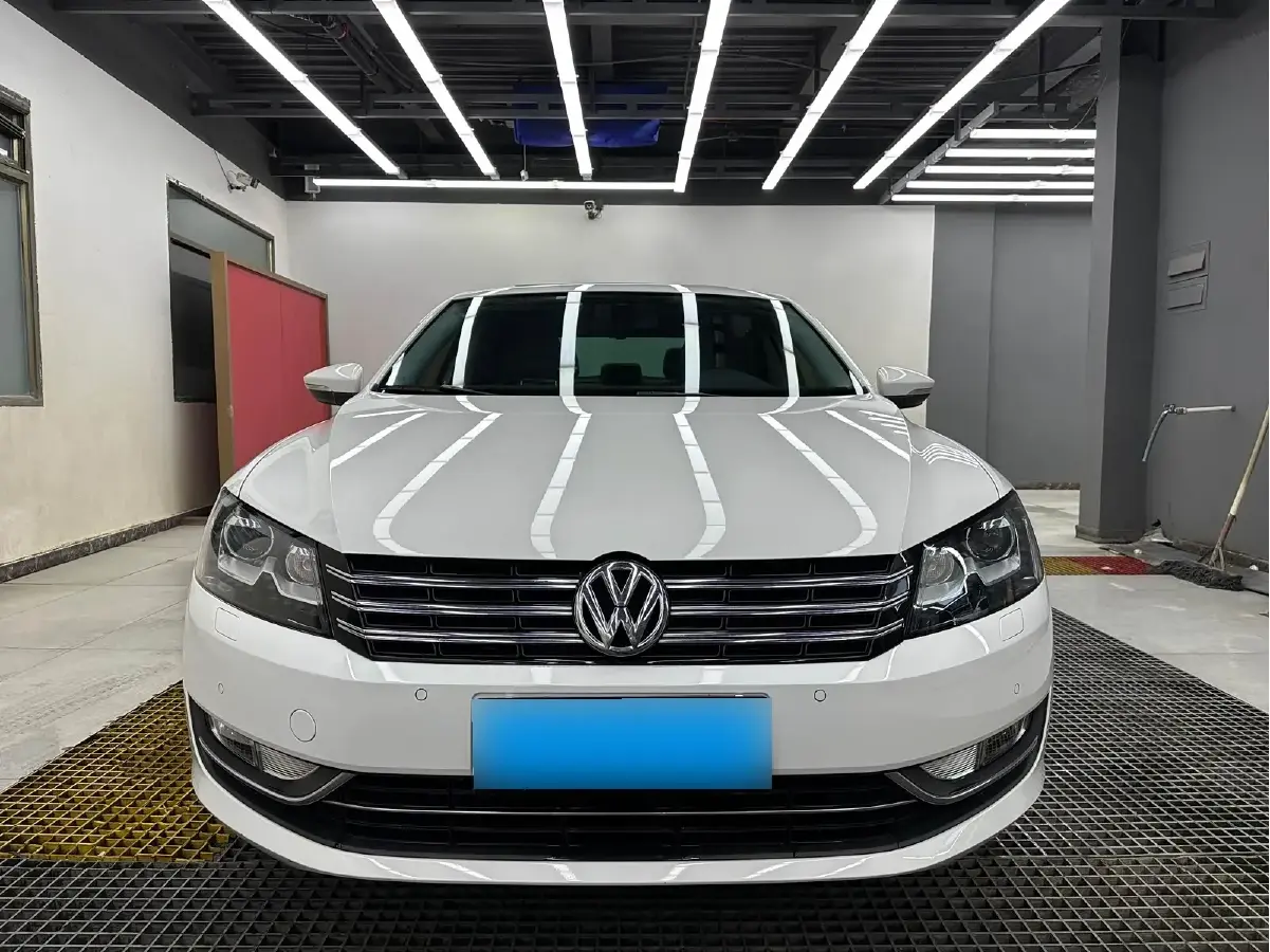 2015 Volkswagen Passat 1.8T 160HP L4 7DCT