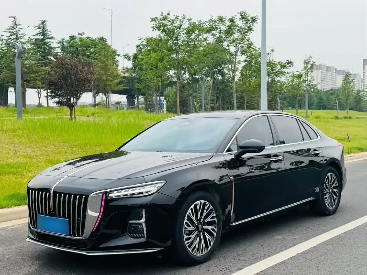 2025 HongQi H5 2.0T 224HP L4 8AT