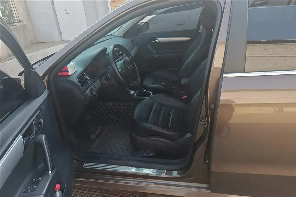 2013 Volkswagen Gran Lavida 1.6L 110HP L4 6AT,autocango,china used car exporter,china ev exporter,chinese used car exporter,chinese used ev exporter