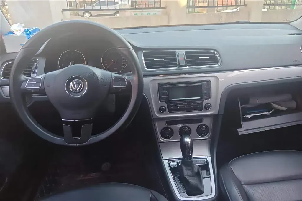 2013 Volkswagen Gran Lavida 1.6L 110HP L4 6AT,autocango,china used car exporter,china ev exporter,chinese used car exporter,chinese used ev exporter