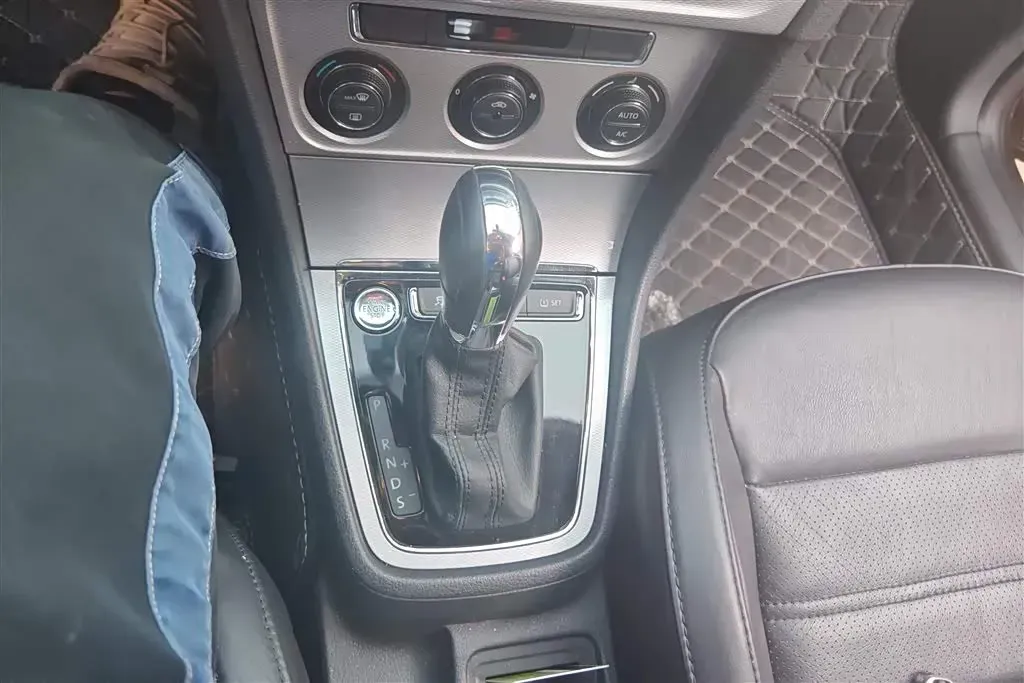 2013 Volkswagen Gran Lavida 1.6L 110HP L4 6AT,autocango,china used car exporter,china ev exporter,chinese used car exporter,chinese used ev exporter