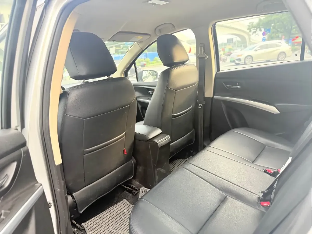 2014 Suzuki S-cross 1.6L 122HP L4 5MT,autocango,china used car exporter,china ev exporter,chinese used car exporter,chinese used ev exporter