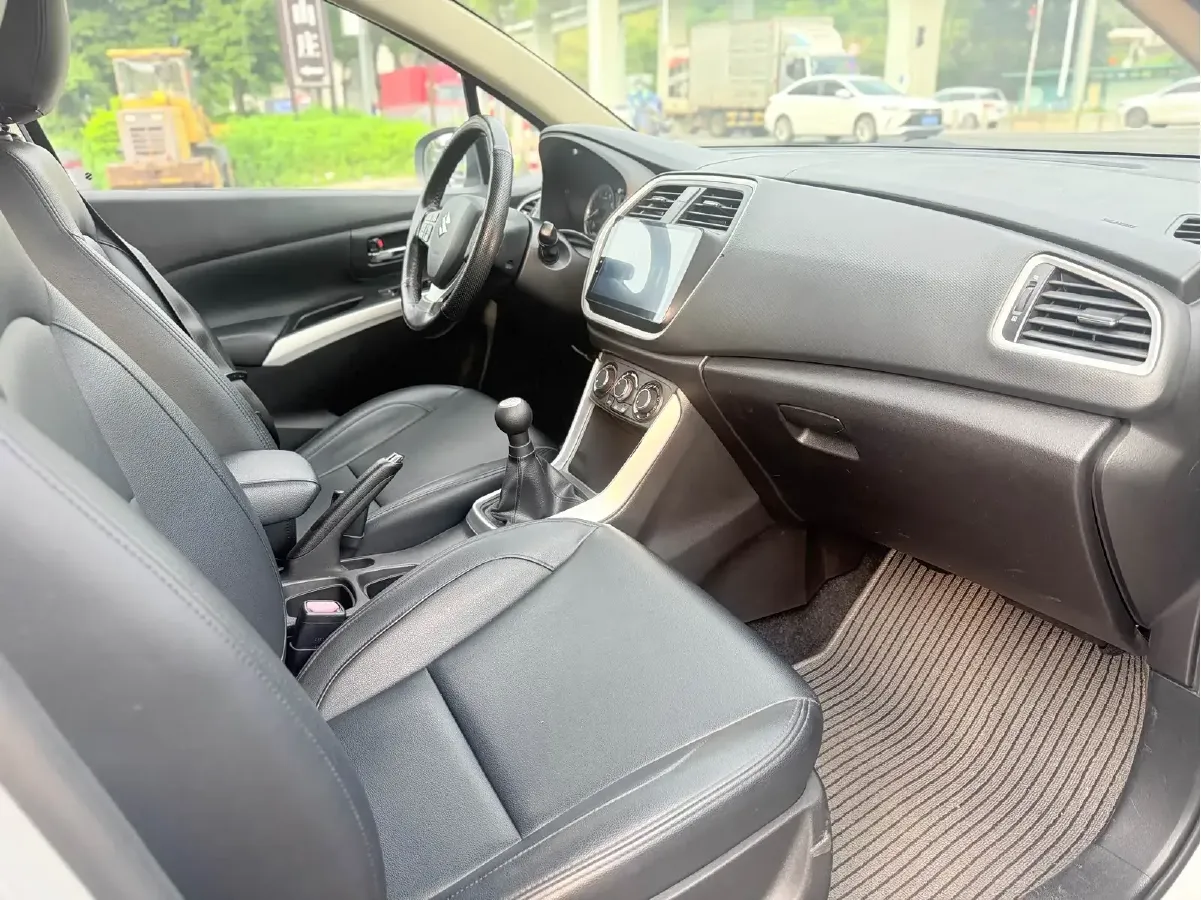 2014 Suzuki S-cross 1.6L 122HP L4 5MT,autocango,china used car exporter,china ev exporter,chinese used car exporter,chinese used ev exporter