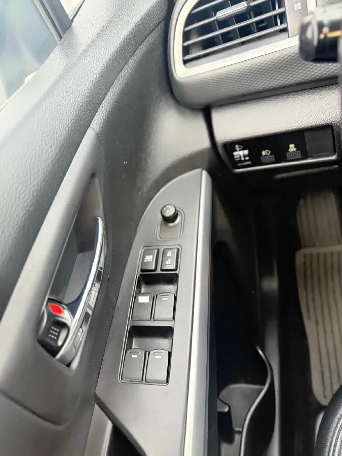 2014 Suzuki S-cross 1.6L 122HP L4 5MT,autocango,china used car exporter,china ev exporter,chinese used car exporter,chinese used ev exporter