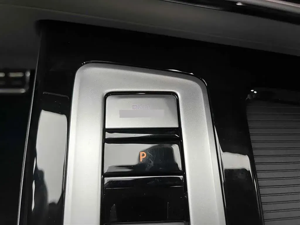 2023 Volkswagen Tavendor 2.0T 220HP L4 7DCT,autocango,china used car exporter,china ev exporter,chinese used car exporter,chinese used ev exporter