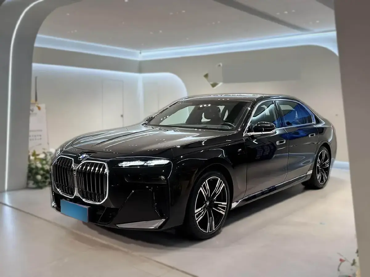 2023 BMW 7 Series 3.0T 381HP L6 8AT