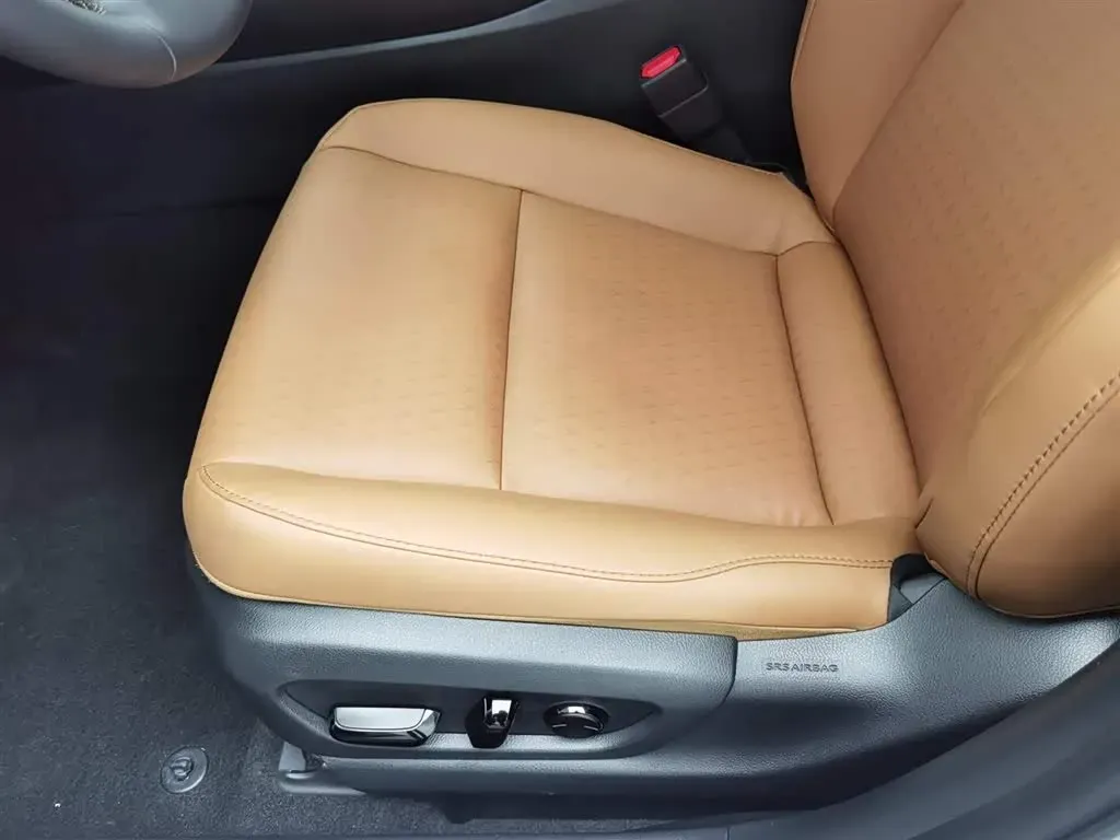 2020 Lexus UX 2.0L 173HP L4 CVT,autocango,china used car exporter,china ev exporter,chinese used car exporter,chinese used ev exporter