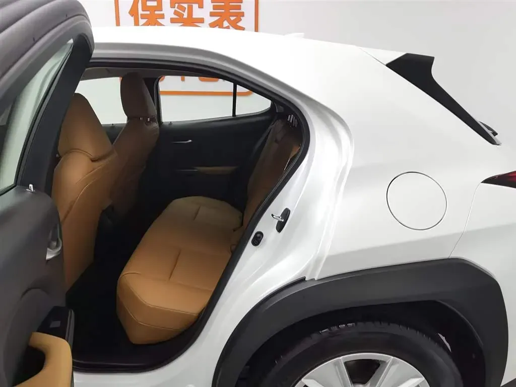 2020 Lexus UX 2.0L 173HP L4 CVT,autocango,china used car exporter,china ev exporter,chinese used car exporter,chinese used ev exporter