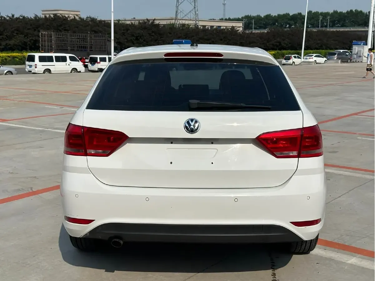 2015 Volkswagen Gran Lavida 1.6L 110HP L4 6AT,autocango,china used car exporter,china ev exporter,chinese used car exporter,chinese used ev exporter