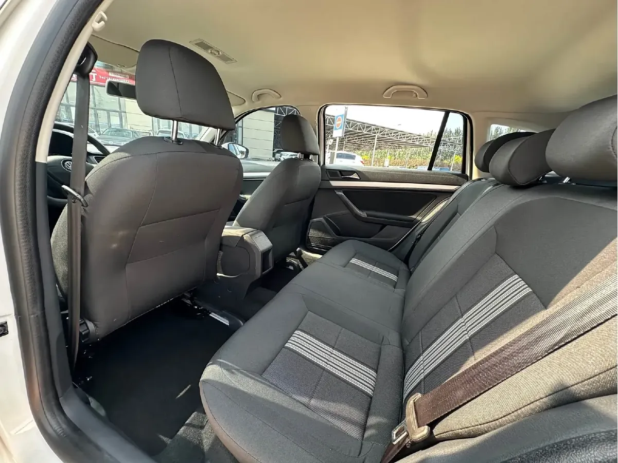 2015 Volkswagen Gran Lavida 1.6L 110HP L4 6AT,autocango,china used car exporter,china ev exporter,chinese used car exporter,chinese used ev exporter