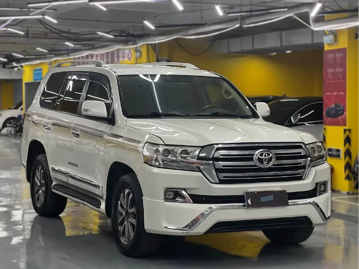 2015 Toyota Land Cruiser 4.0L 275HP V6 5AT