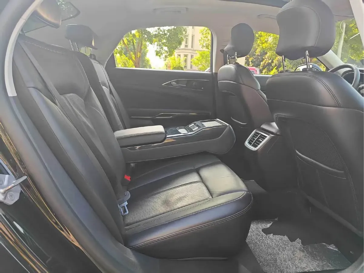 2019 Ford Taurus 2.0T 245HP L4 8AT,autocango,china used car exporter,china ev exporter,chinese used car exporter,chinese used ev exporter