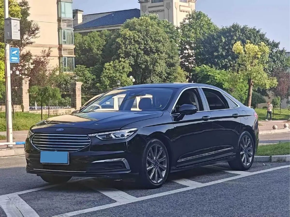 2019 Ford Taurus 2.0T 245HP L4 8AT,autocango,china used car exporter,china ev exporter,chinese used car exporter,chinese used ev exporter