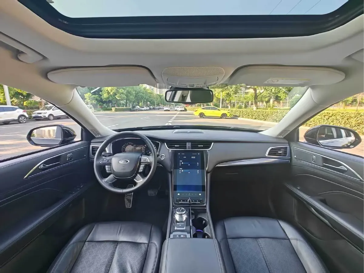 2019 Ford Taurus 2.0T 245HP L4 8AT,autocango,china used car exporter,china ev exporter,chinese used car exporter,chinese used ev exporter