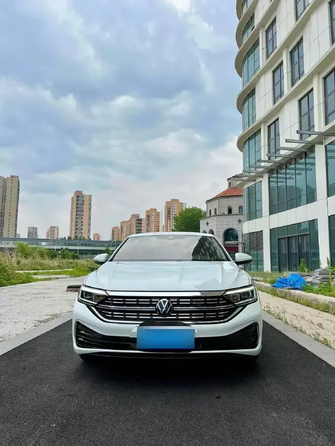 2024 Volkswagen Sagitar 1.5T 160HP L4 7DCT