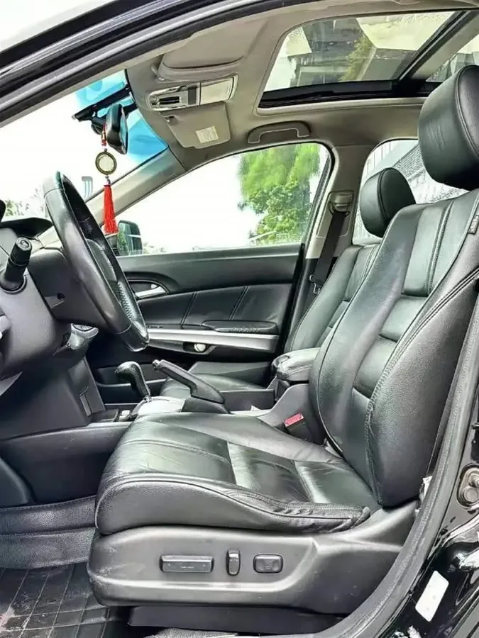 2014 Honda Crosstour 2.4L 197HP L4 5AT,autocango,china used car exporter,china ev exporter,chinese used car exporter,chinese used ev exporter