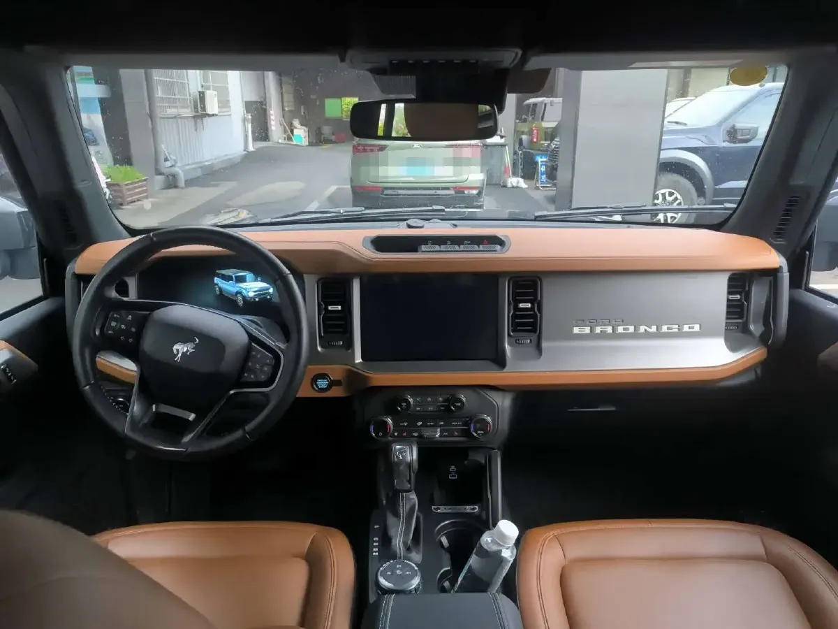 2024 Ford Bronco 2.3T 275HP L4 10AT,autocango,china used car exporter,china ev exporter,chinese used car exporter,chinese used ev exporter