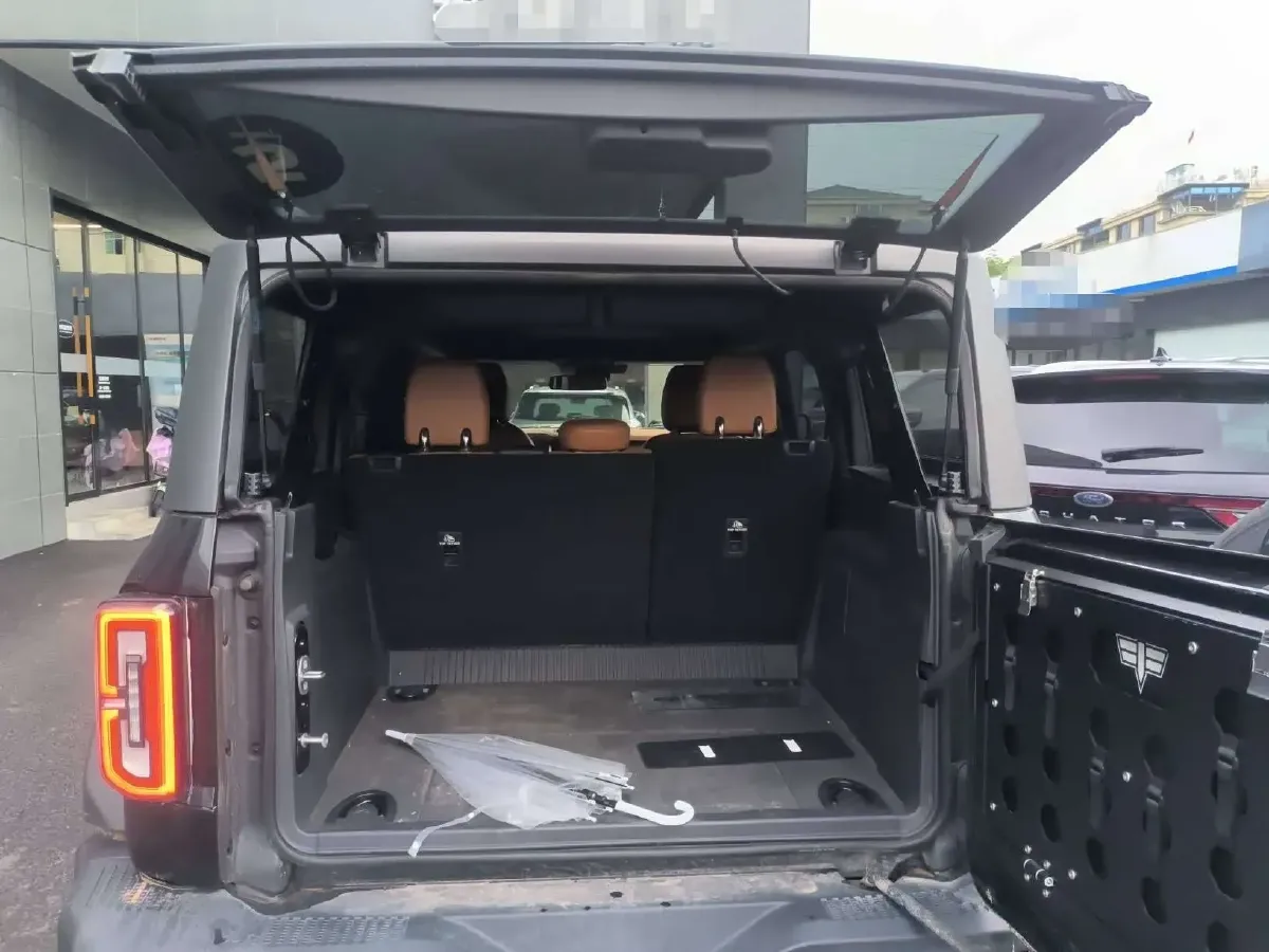 2024 Ford Bronco 2.3T 275HP L4 10AT,autocango,china used car exporter,china ev exporter,chinese used car exporter,chinese used ev exporter