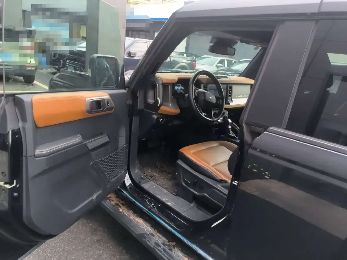 2024 Ford Bronco 2.3T 275HP L4 10AT,autocango,china used car exporter,china ev exporter,chinese used car exporter,chinese used ev exporter