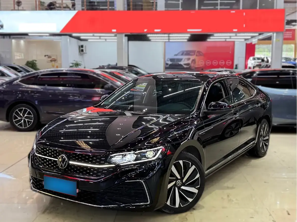 2022 Volkswagen Passat 2.0T 186HP L4 7DCT
