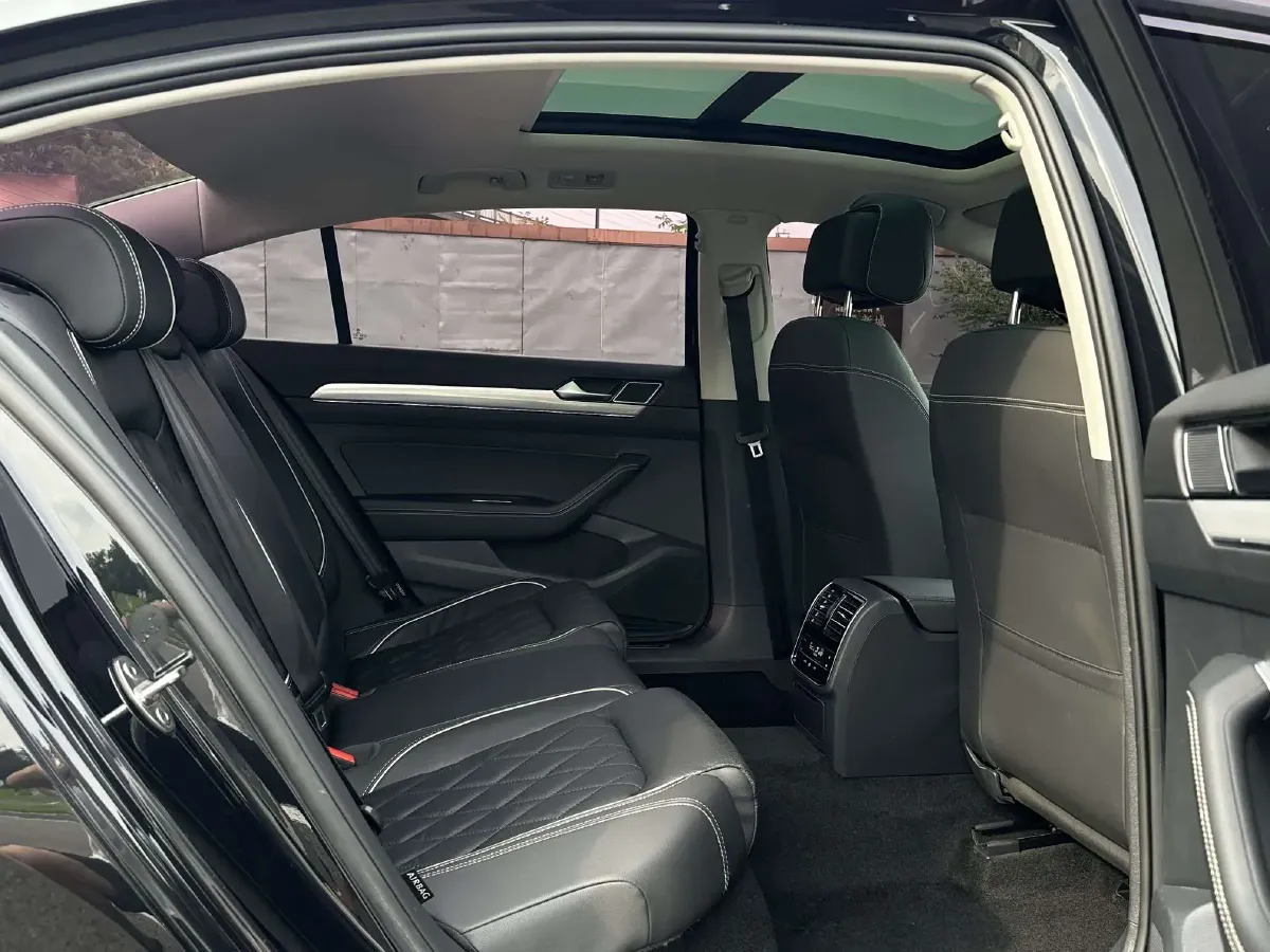 2020 Volkswagen Magotan GTE 1.4T 150HP L4 6DCT PHEV 13KWH,autocango,china used car exporter,china ev exporter,chinese used car exporter,chinese used ev exporter