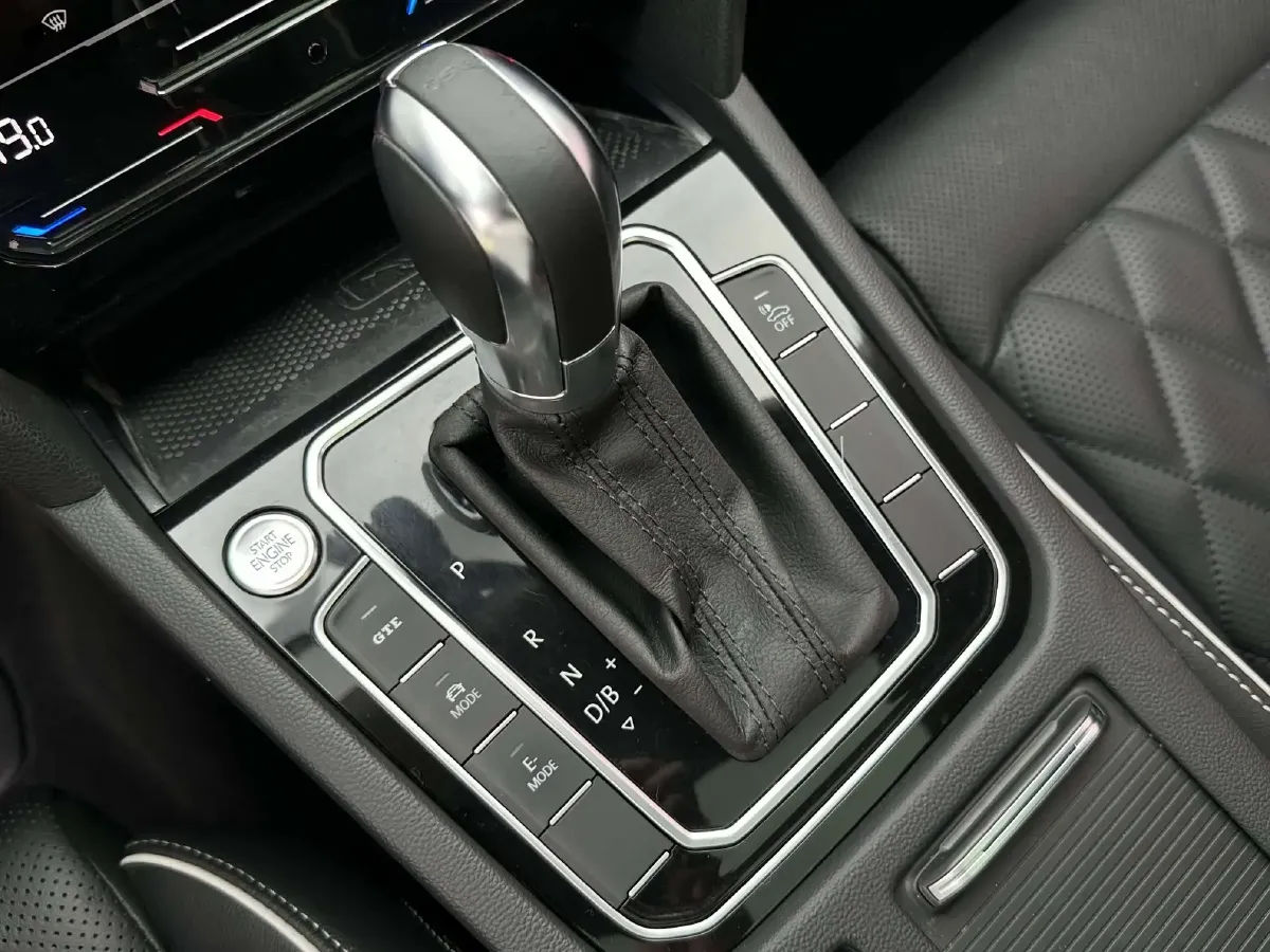 2020 Volkswagen Magotan GTE 1.4T 150HP L4 6DCT PHEV 13KWH,autocango,china used car exporter,china ev exporter,chinese used car exporter,chinese used ev exporter