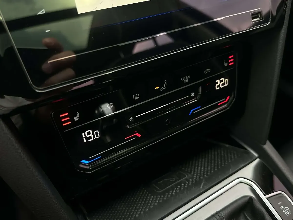 2020 Volkswagen Magotan GTE 1.4T 150HP L4 6DCT PHEV 13KWH,autocango,china used car exporter,china ev exporter,chinese used car exporter,chinese used ev exporter