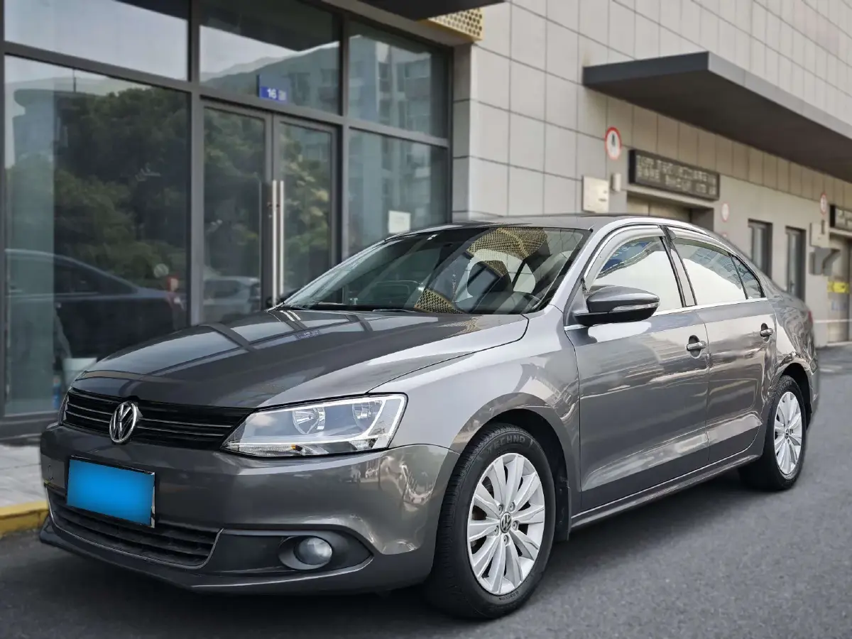 2014 Volkswagen Sagitar 1.6L 105HP L4 6AT