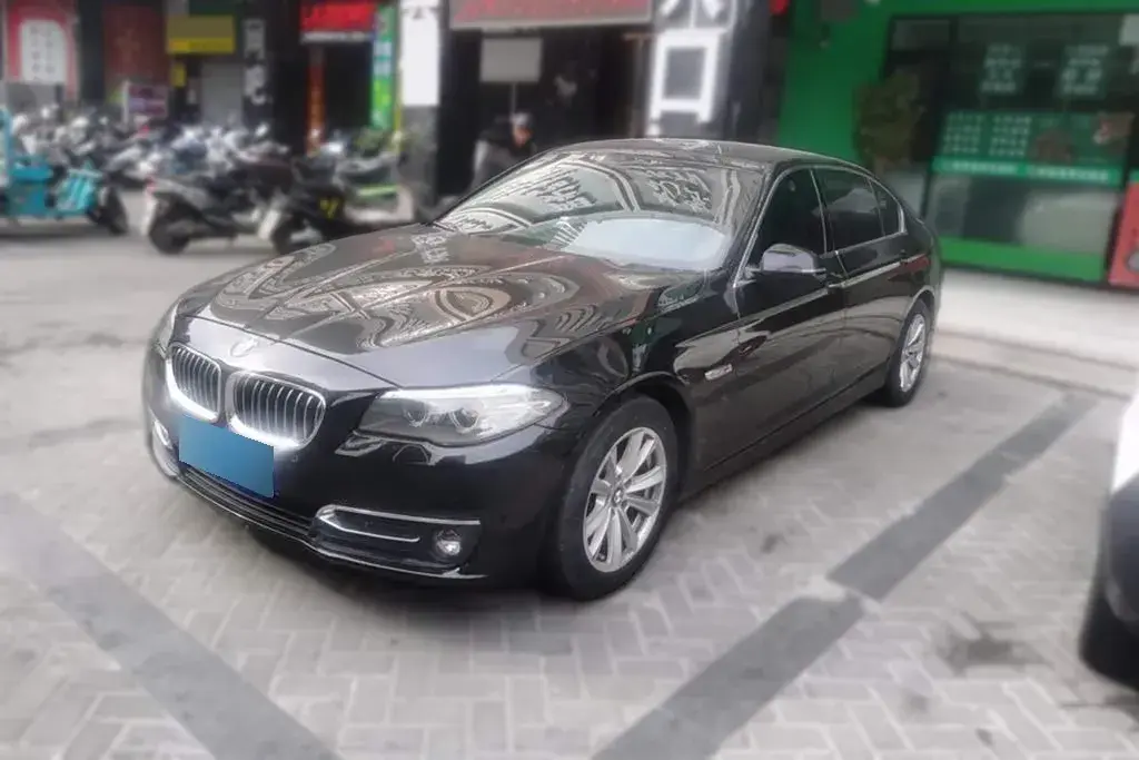 2017 BMW 5 Series 2.0T 218HP L4 8AT