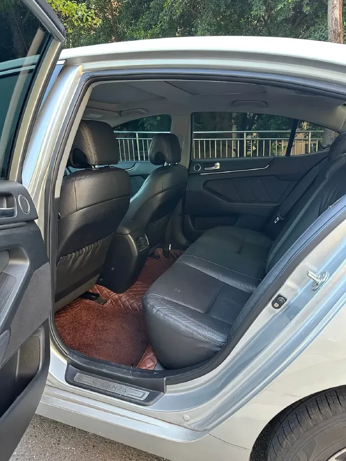 2011 Kia Cadenza 2.4L 180HP L4 6AT,autocango,china used car exporter,china ev exporter,chinese used car exporter,chinese used ev exporter