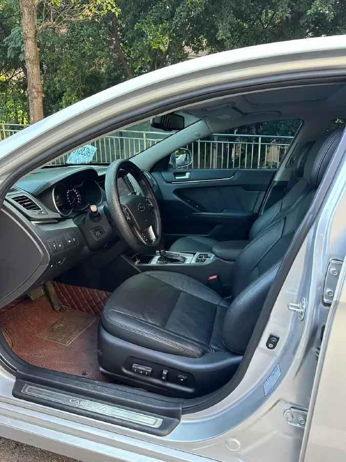 2011 Kia Cadenza 2.4L 180HP L4 6AT,autocango,china used car exporter,china ev exporter,chinese used car exporter,chinese used ev exporter