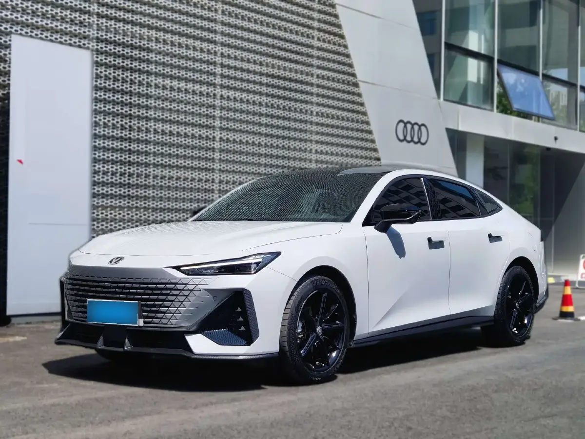 2023 ChangAn UNI-V 1.5T 188HP L4 7DCT