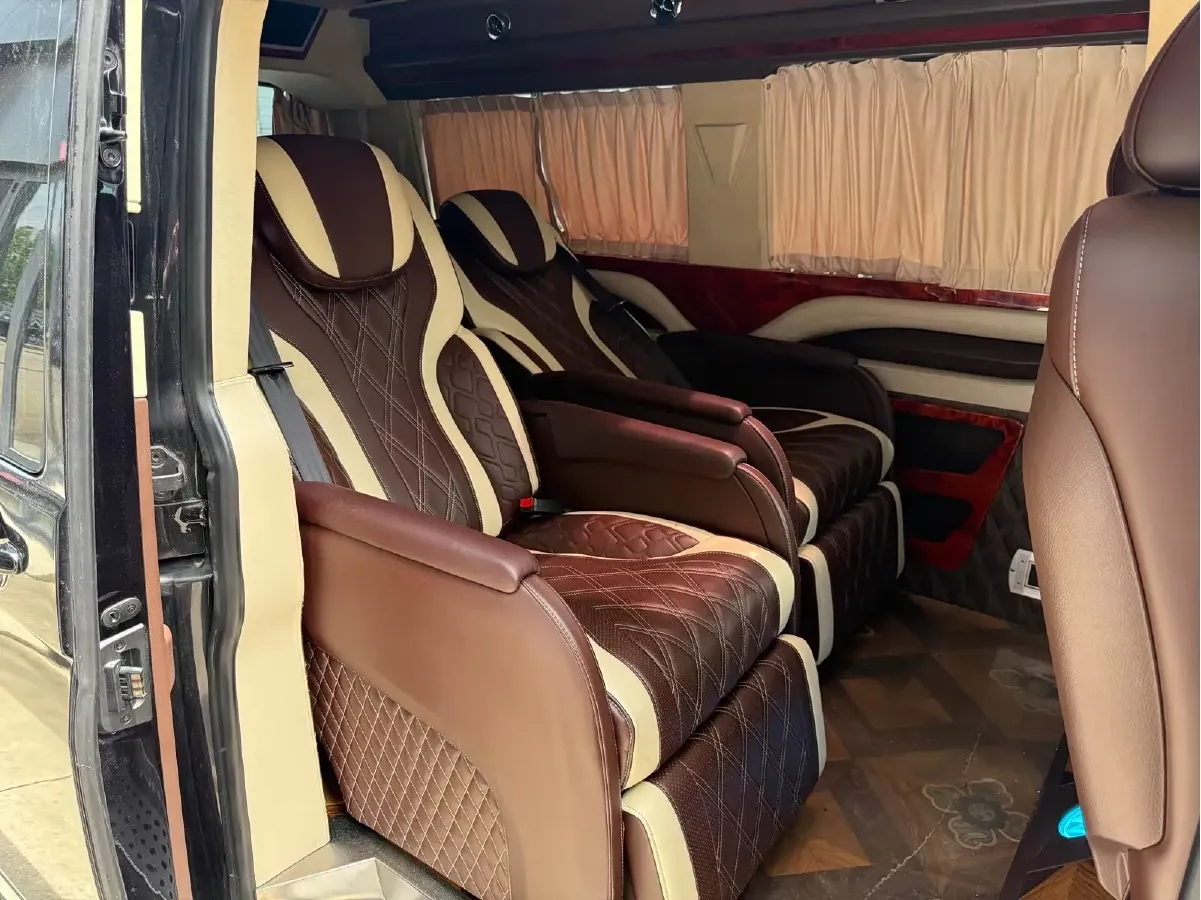 2018 Volkswagen Caravelle 2.0T 204HP L4 7DCT,autocango,china used car exporter,china ev exporter,chinese used car exporter,chinese used ev exporter