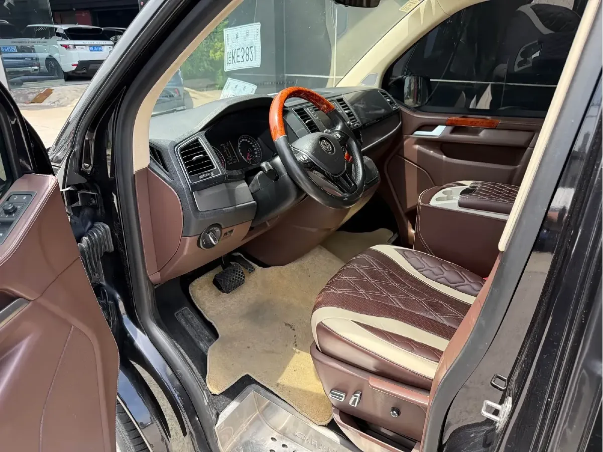 2018 Volkswagen Caravelle 2.0T 204HP L4 7DCT,autocango,china used car exporter,china ev exporter,chinese used car exporter,chinese used ev exporter