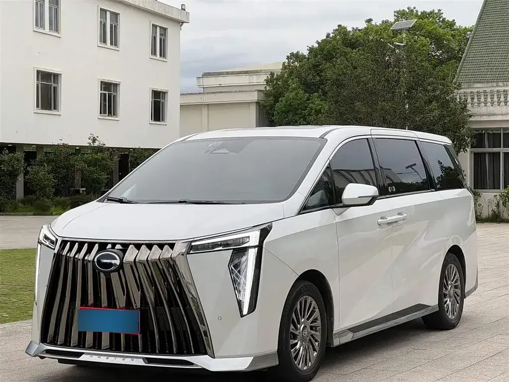 2023 GAC Trumpchi M8 2.0T 190HP L4 E-CVT Hybrid