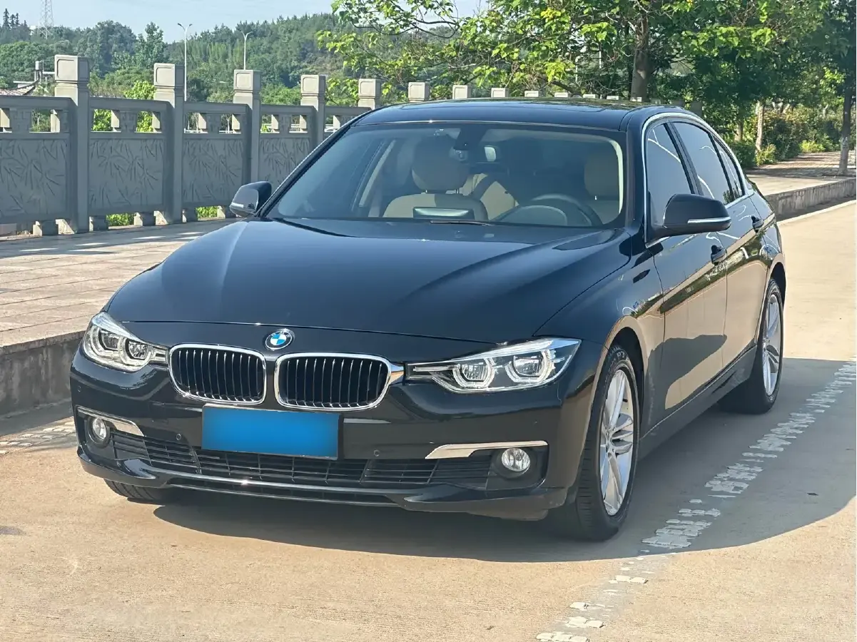 2017 BMW 3 Series 2.0T 184HP L4 8AT