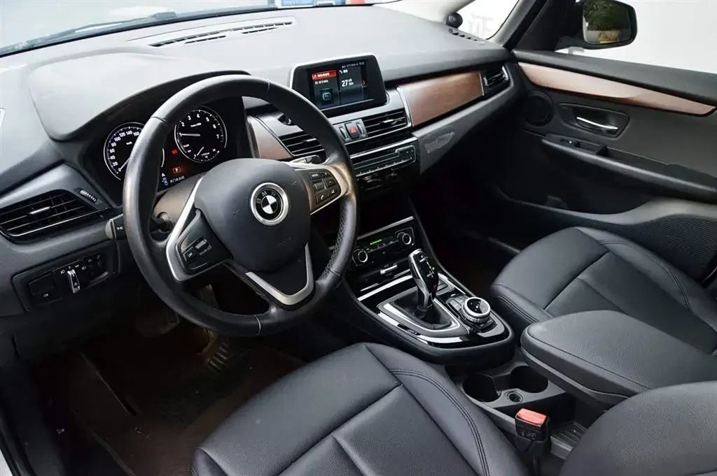 2018 BMW 2 Series SUV 1.5T 140HP L3 7DCT,autocango,china used car exporter,china ev exporter,chinese used car exporter,chinese used ev exporter