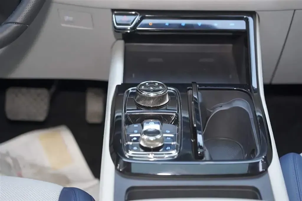 2022 Ford Equator Sport 1.5T 170HP L4 7DCT,autocango,china used car exporter,china ev exporter,chinese used car exporter,chinese used ev exporter