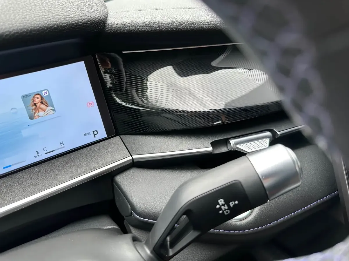 2024 Geely PrefaceL 1.5T 163HP L4 3DHT Hybrid,autocango,china used car exporter,china ev exporter,chinese used car exporter,chinese used ev exporter