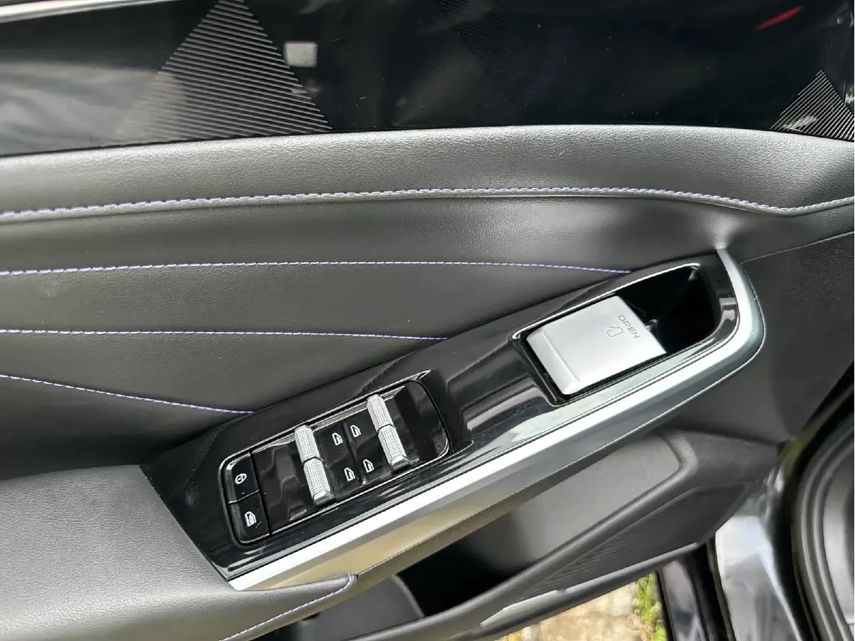 2024 Geely PrefaceL 1.5T 163HP L4 3DHT Hybrid,autocango,china used car exporter,china ev exporter,chinese used car exporter,chinese used ev exporter