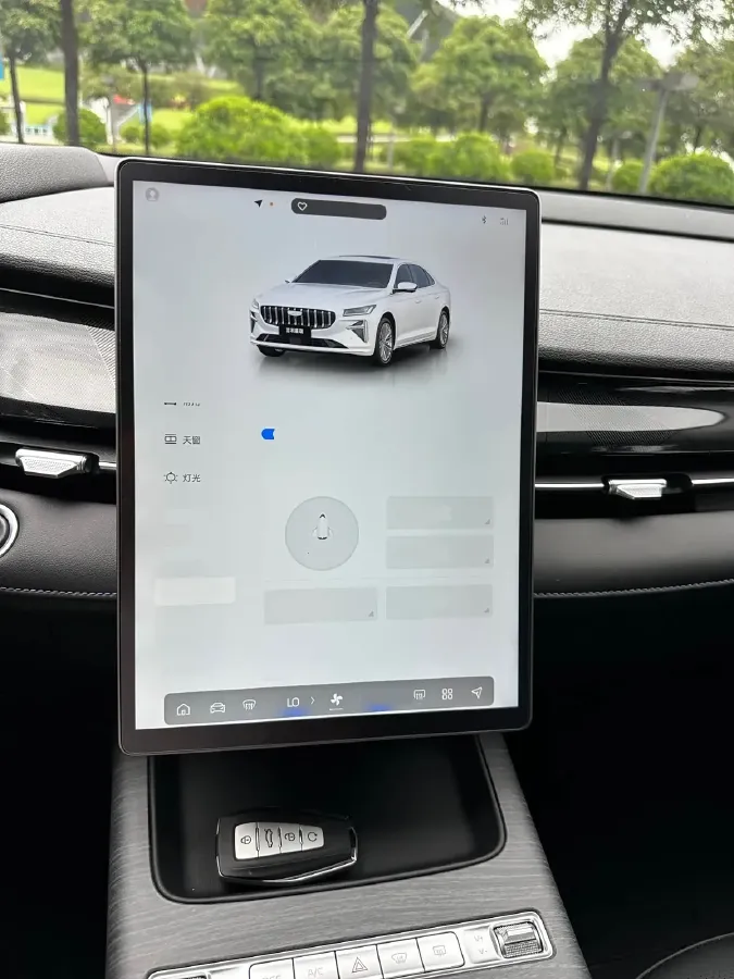 2024 Geely PrefaceL 1.5T 163HP L4 3DHT Hybrid,autocango,china used car exporter,china ev exporter,chinese used car exporter,chinese used ev exporter