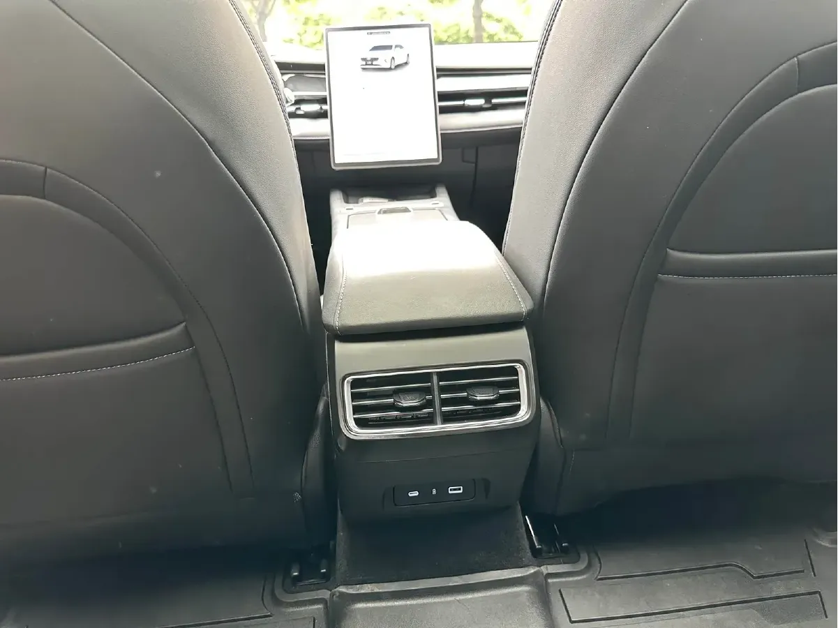 2024 Geely PrefaceL 1.5T 163HP L4 3DHT Hybrid,autocango,china used car exporter,china ev exporter,chinese used car exporter,chinese used ev exporter