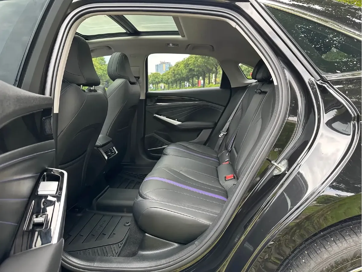 2024 Geely PrefaceL 1.5T 163HP L4 3DHT Hybrid,autocango,china used car exporter,china ev exporter,chinese used car exporter,chinese used ev exporter