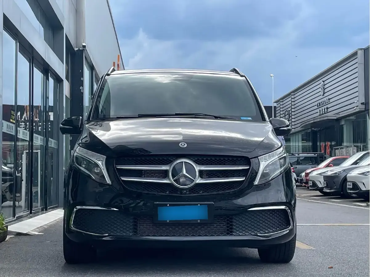 2022 Mercedes-Benz V Class 2.0T 211HP L4 9AT