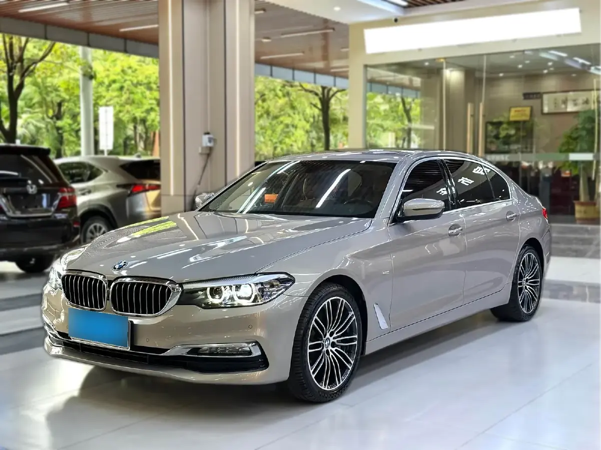 2018 BMW 5 Series 2.0T 252HP L4 8AT