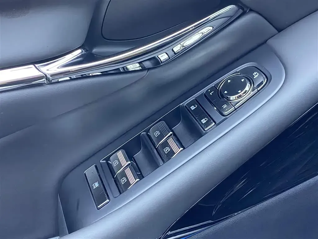 2024 GAC Trumpchi E9 2.0T 190HP L4 2DHT PHEV 25.57KWH,autocango,china used car exporter,china ev exporter,chinese used car exporter,chinese used ev exporter