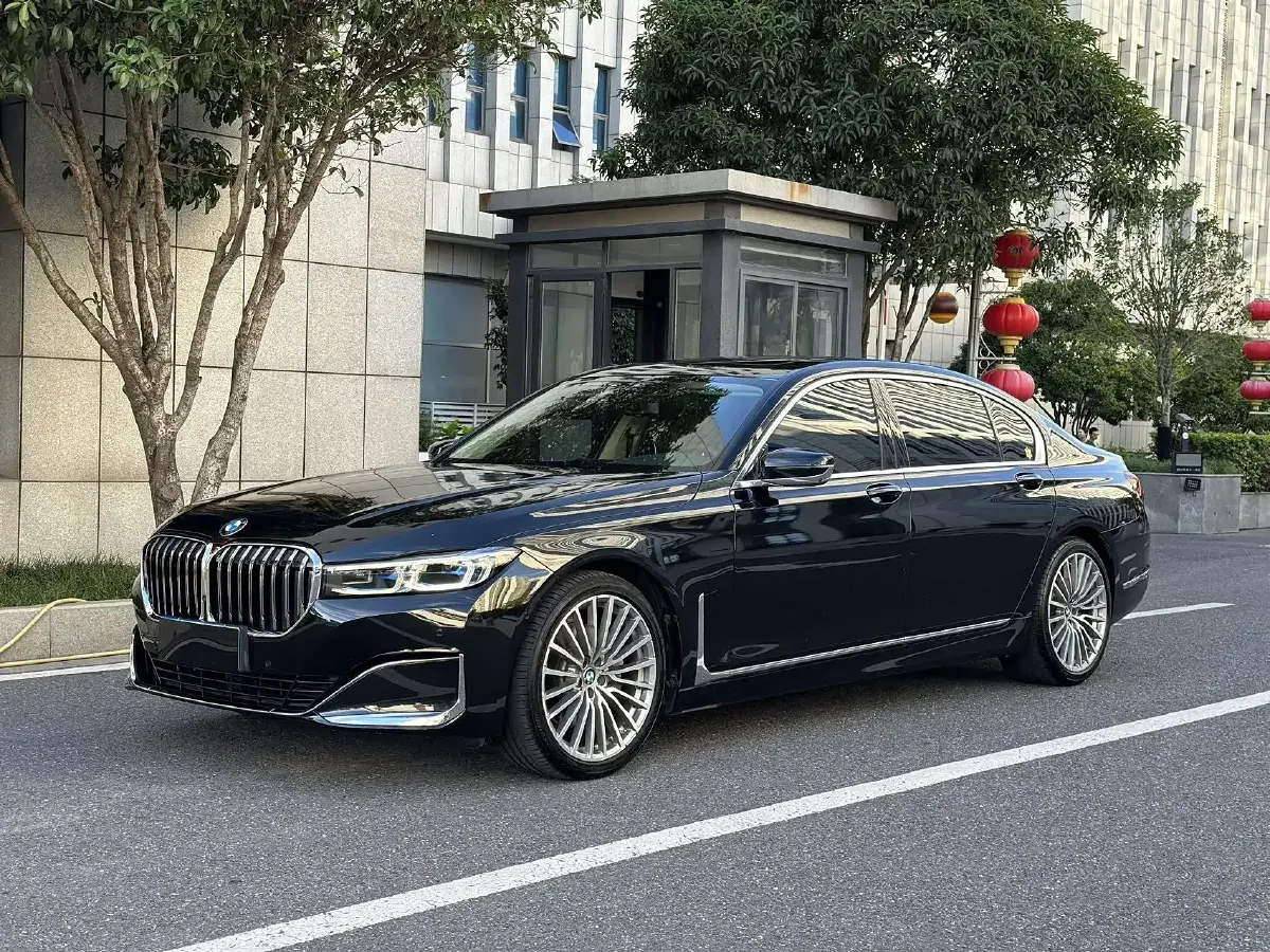 2019 BMW 7 Series 3.0T 340HP L6 8AT