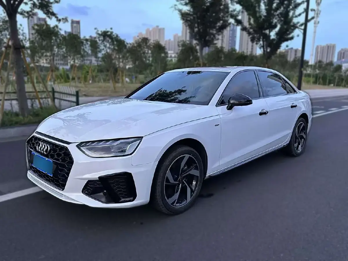 2023 Audi A4L 2.0T 190HP L4 7DCT