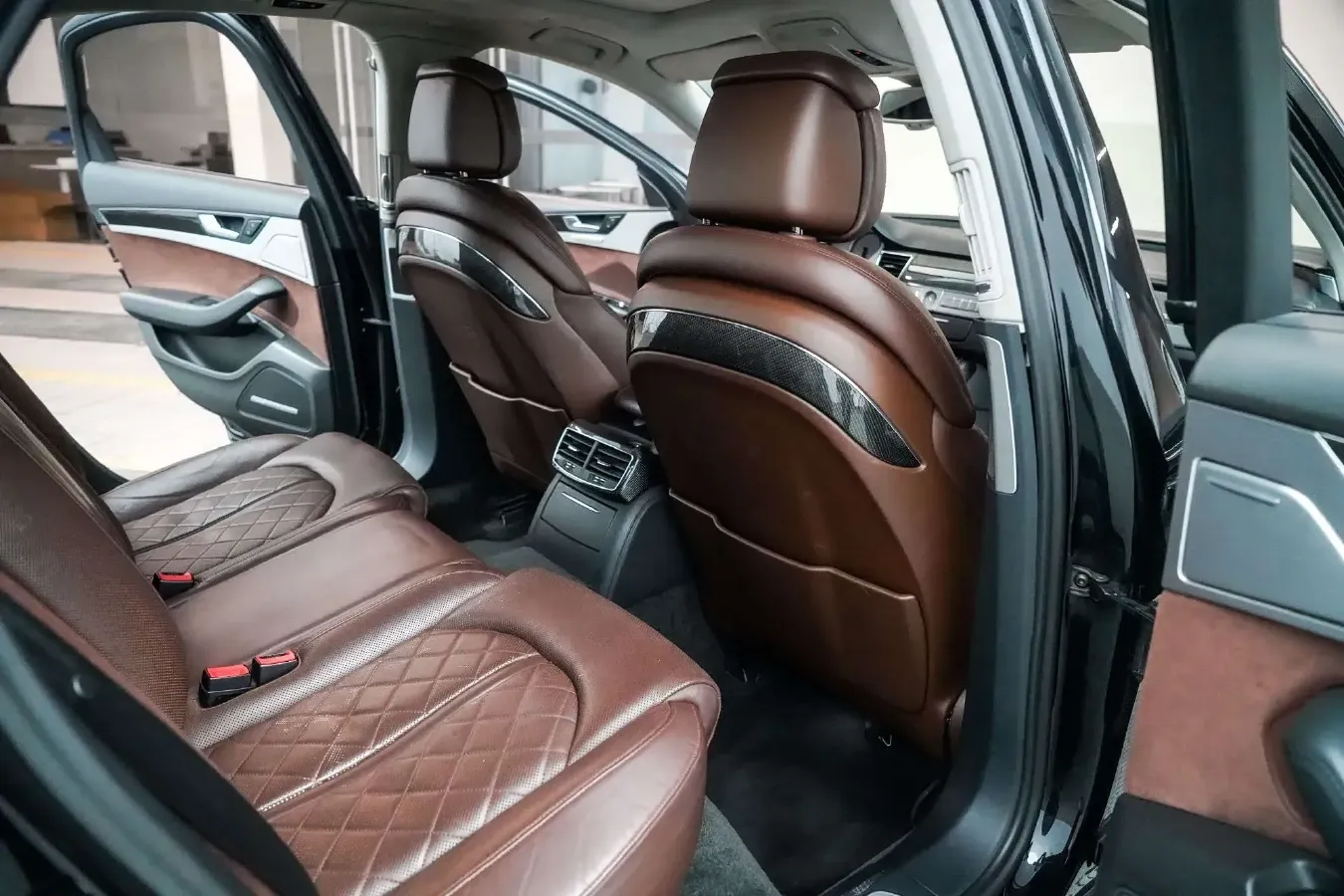 2013 Audi S8 4.0T 520HP V8 8AT,autocango,china used car exporter,china ev exporter,chinese used car exporter,chinese used ev exporter