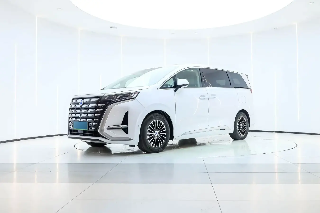 2024 Denza D9 1.5T 139HP L4 E-CVT PHEV 40KWH,autocango,china used car exporter,china ev exporter,chinese used car exporter,chinese used ev exporter